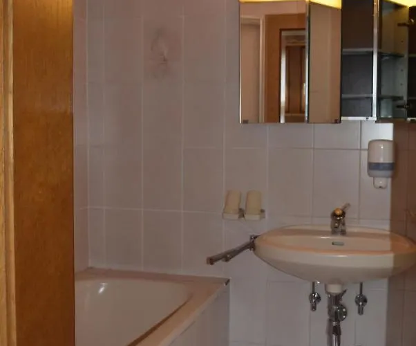 Bergsteiger-zimmer Obermair 迈尔霍芬